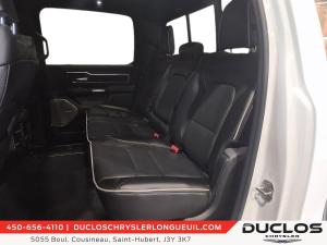 Miniature 14 RAM 1500 Laramie cabine d'équipe 4x4 caisse de 5 pi 7 po 2025