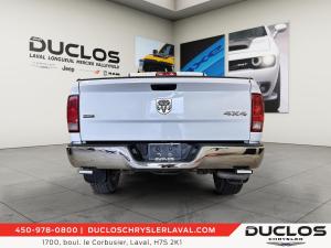 Miniature 7 RAM 1500 Classic Tradesman cabine d'équipe 4x4 caisse de 5 pi 7 po 2021