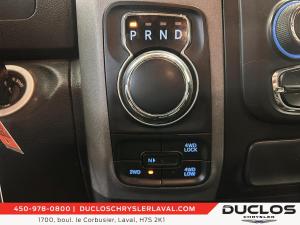 Miniature 20 RAM 1500 Classic Tradesman cabine d'équipe 4x4 caisse de 5 pi 7 po 2021