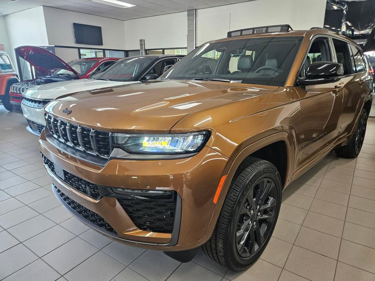Image 1 Jeep Grand Cherokee L Limited Reserve 2026