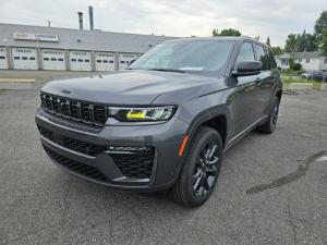 2026 Jeep Grand Cherokee Limited Reserve - Image 1