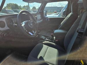 Thumbnail 6 Jeep Wrangler 4-Door Sahara 2026