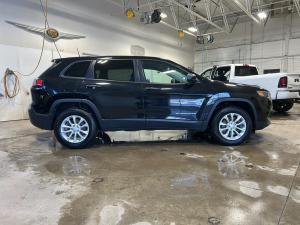 Miniature 9 Jeep Cherokee Sport 4x4 2021