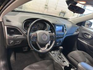 Miniature 12 Jeep Cherokee Sport 4x4 2021