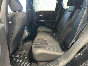 Miniature 14 Jeep Cherokee Sport 4x4 2021