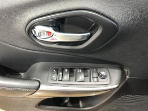 Miniature 17 Jeep Cherokee Sport 4x4 2021