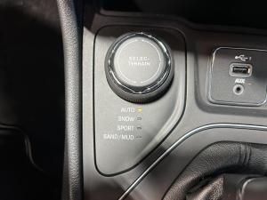 Miniature 26 Jeep Cherokee Sport 4x4 2021