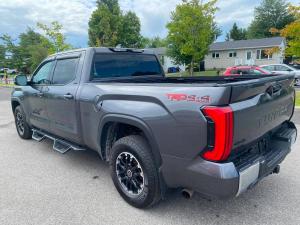 Miniature 5 Toyota Tundra SR5 CrewMax 4x4 caisse longue 2023