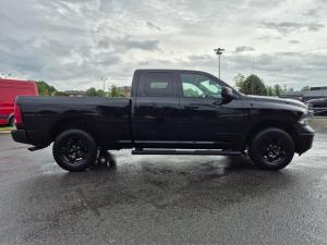 Miniature 5 RAM 1500 Classic Tradesman Quad Cab 4x4 caisse de 6 pi 4 po 2022