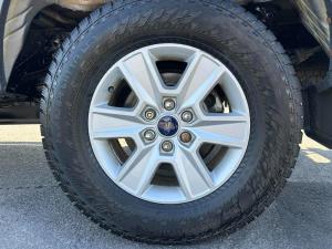 Miniature 10 Ford F-150 Cab SuperCrew 4RM 145 po Lariat 2016