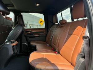 Miniature 8 RAM 2500 Limited Longhorn cabine d'équipe 4x4 caisse de 6 pi 4 po 2023