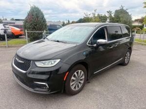 2023 Chrysler Pacifica Hybrid Limited - Image 1