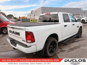 Miniature 5 RAM 1500 Classic Express cabine d'équipe 4x4 caisse de 5 pi 7 po 2023
