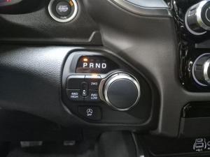 Thumbnail 14 RAM 1500 Black Express 2026