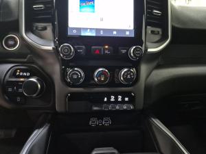 Thumbnail 16 RAM 1500 Black Express 2026