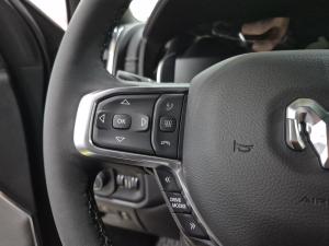 Miniature 17 RAM 1500 Laramie 2026