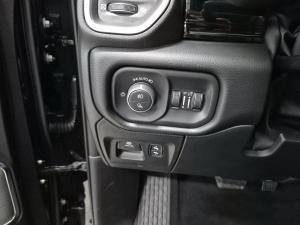 Miniature 19 RAM 1500 Laramie 2026