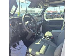 Miniature 8 Jeep Gladiator Mojave X 2026