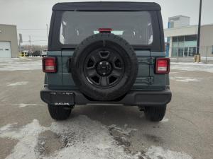 Miniature 5 Jeep Wrangler Sport 2026