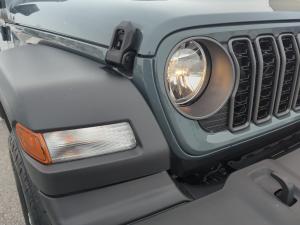 Miniature 8 Jeep Wrangler Sport 2026