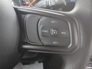 Miniature 16 Jeep Wrangler Sport 2026