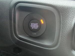 Miniature 17 Jeep Wrangler Sport 2026