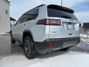 Thumbnail 8 Jeep Cherokee Laredo 2026