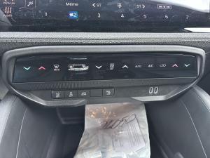 Thumbnail 24 Jeep Cherokee Laredo 2026