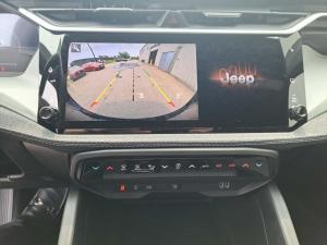 Miniature 13 Jeep Cherokee Laredo 2026