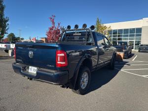 Miniature 8 RAM 2500 Laramie 2022