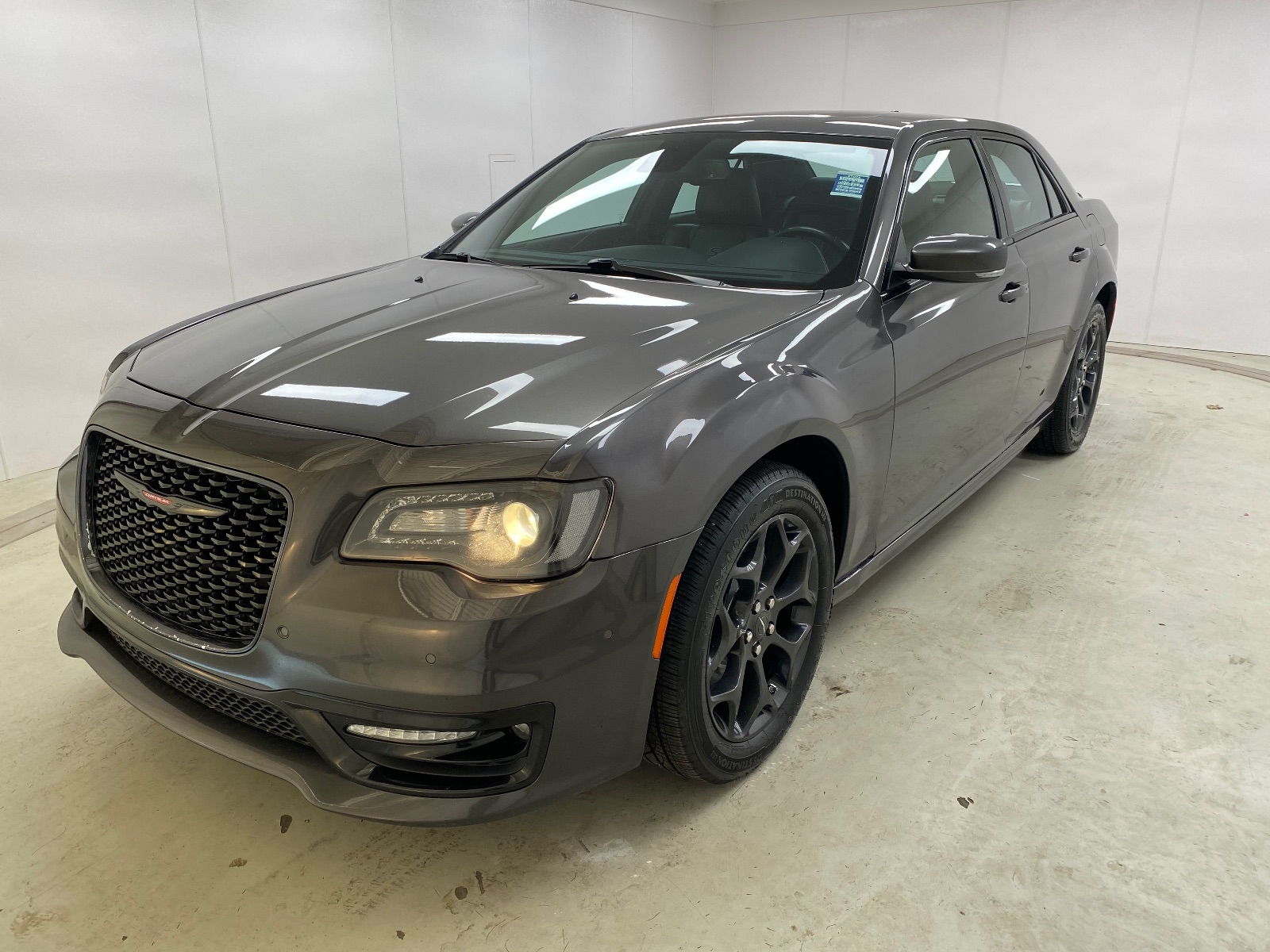 Video Chrysler 300 S 2022