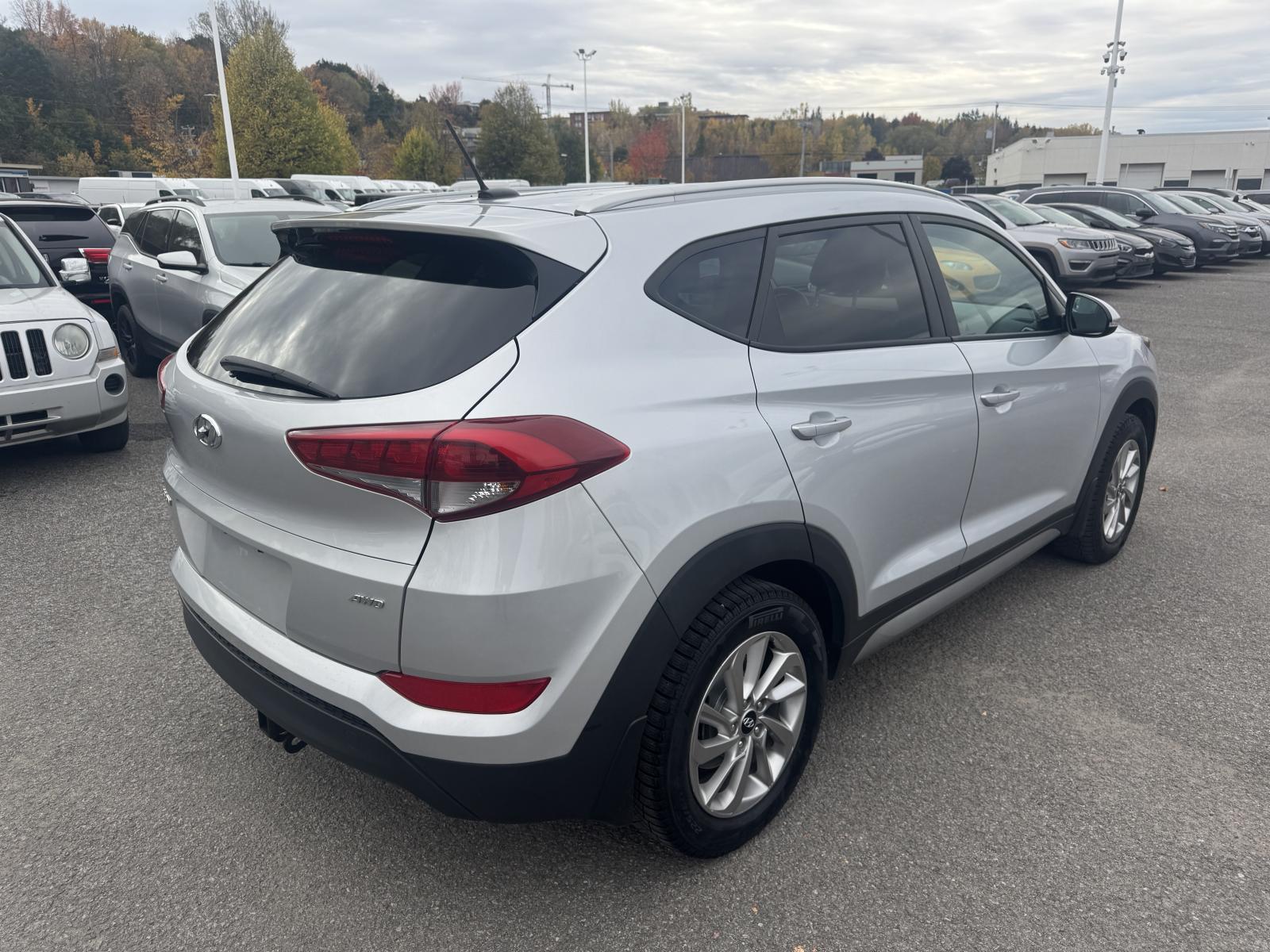 Hyundai Tucson Base 2017 — photo 4