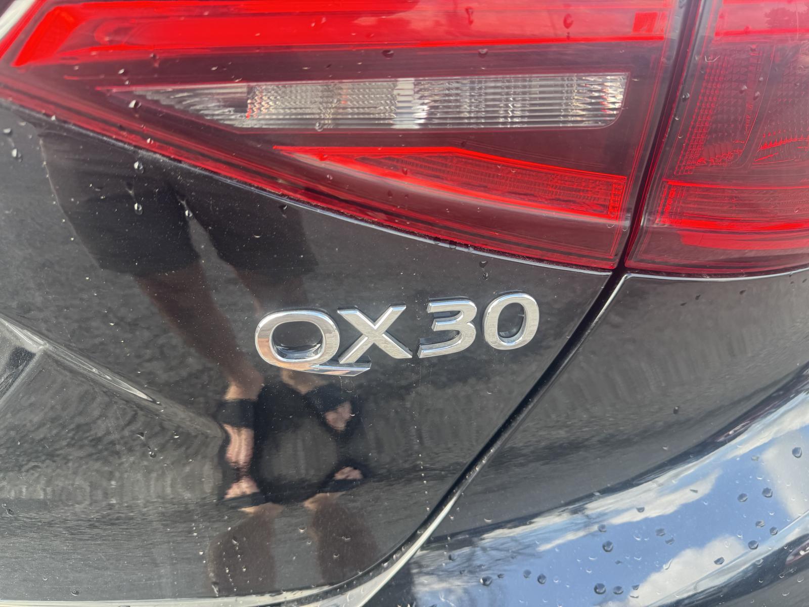 Infiniti QX30 Premium 2017 — photo 3