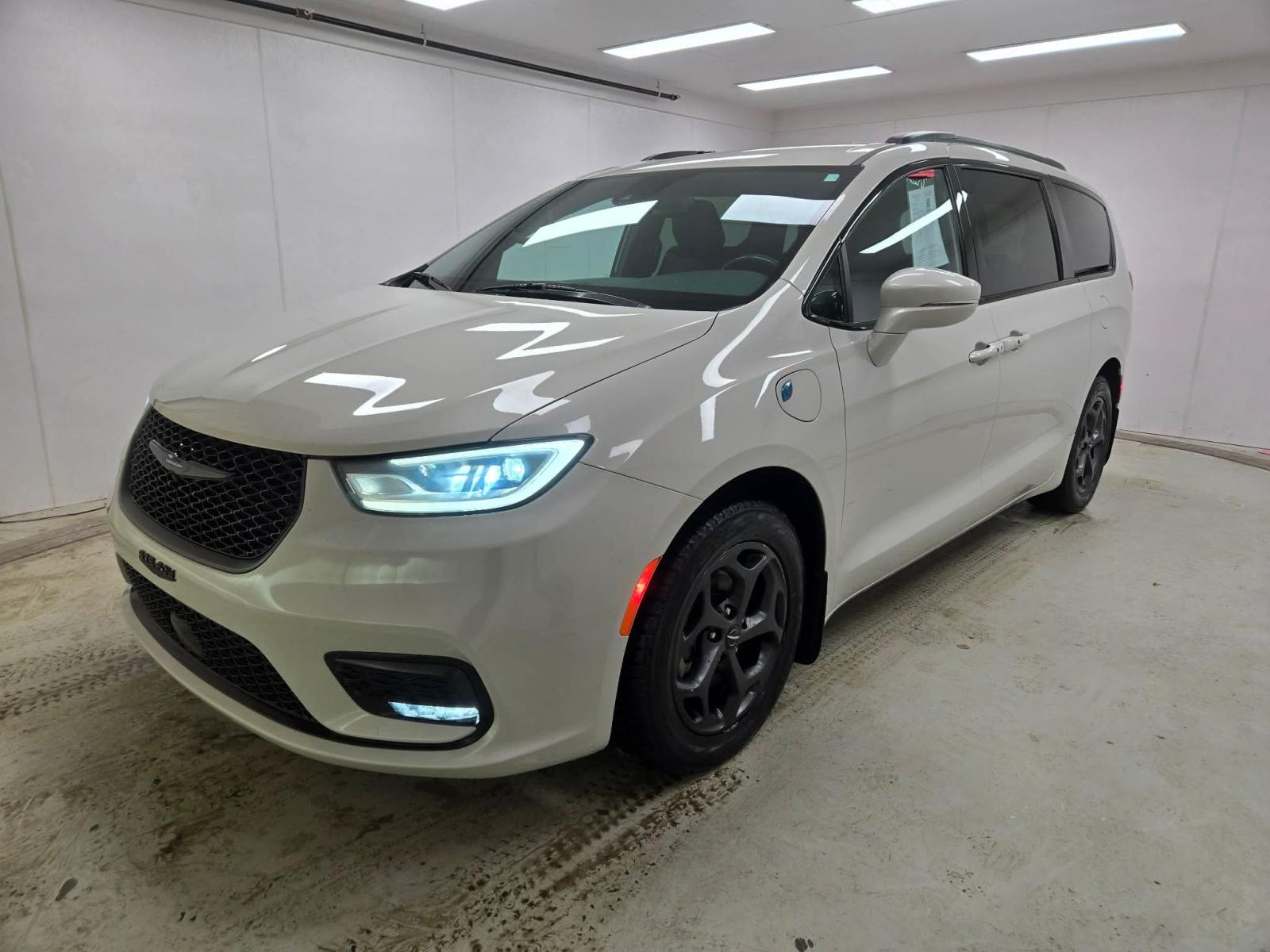 Chrysler Pacifica Hybrid Touring 2021