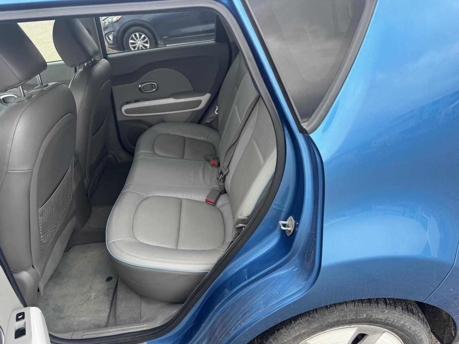 Kia Soul EV Luxury 2016 — photo 8