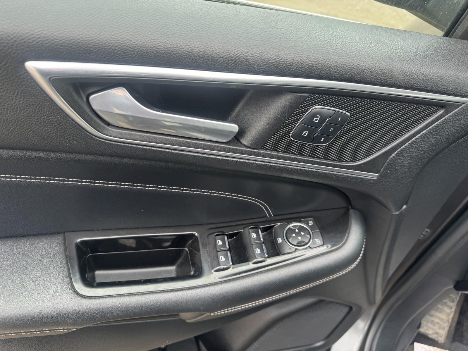 Ford Edge Titanium 2016 — photo 8