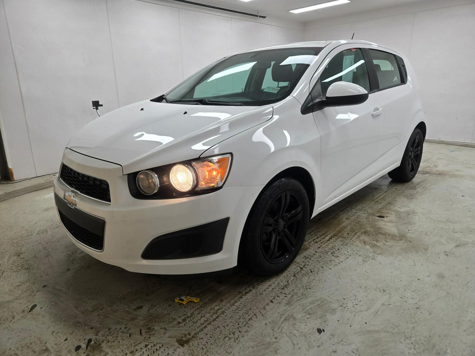Chevrolet Sonic Ls LS 2015