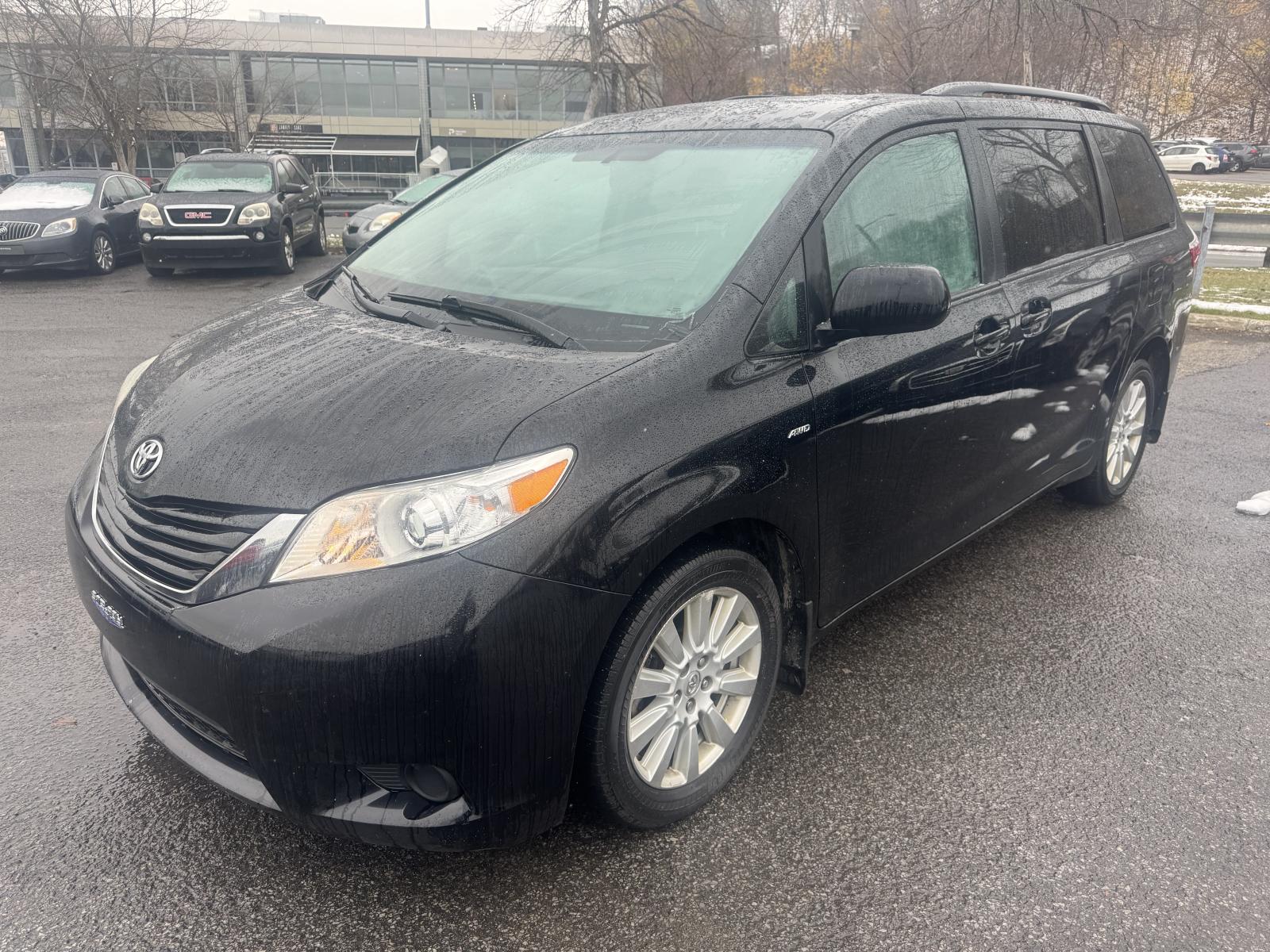 Toyota Sienna Le LE 2017