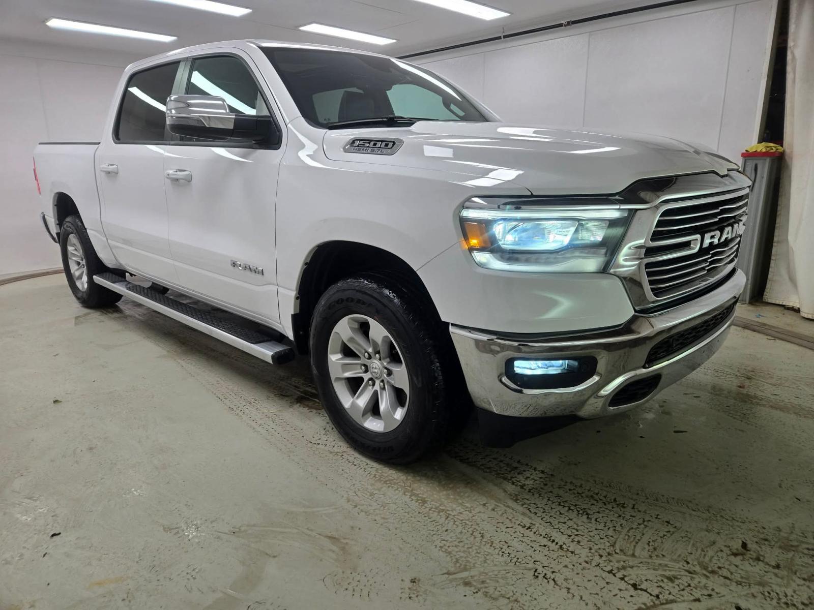RAM 1500 Laramie 2023 — photo 3