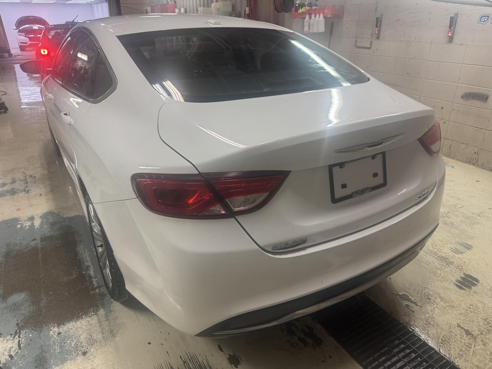 Chrysler 200 Limited 2015 — photo 2