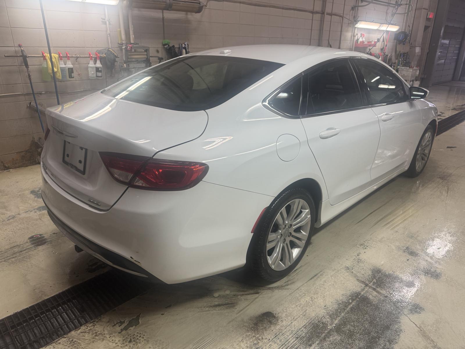 Chrysler 200 Limited 2015 — photo 3