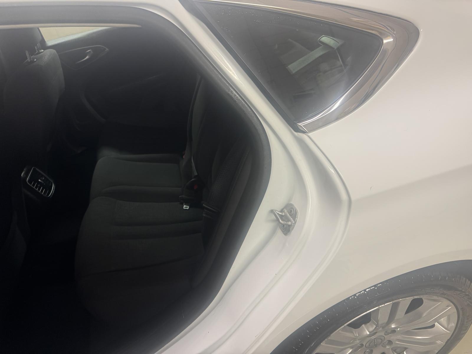 Chrysler 200 Limited 2015 — photo 6