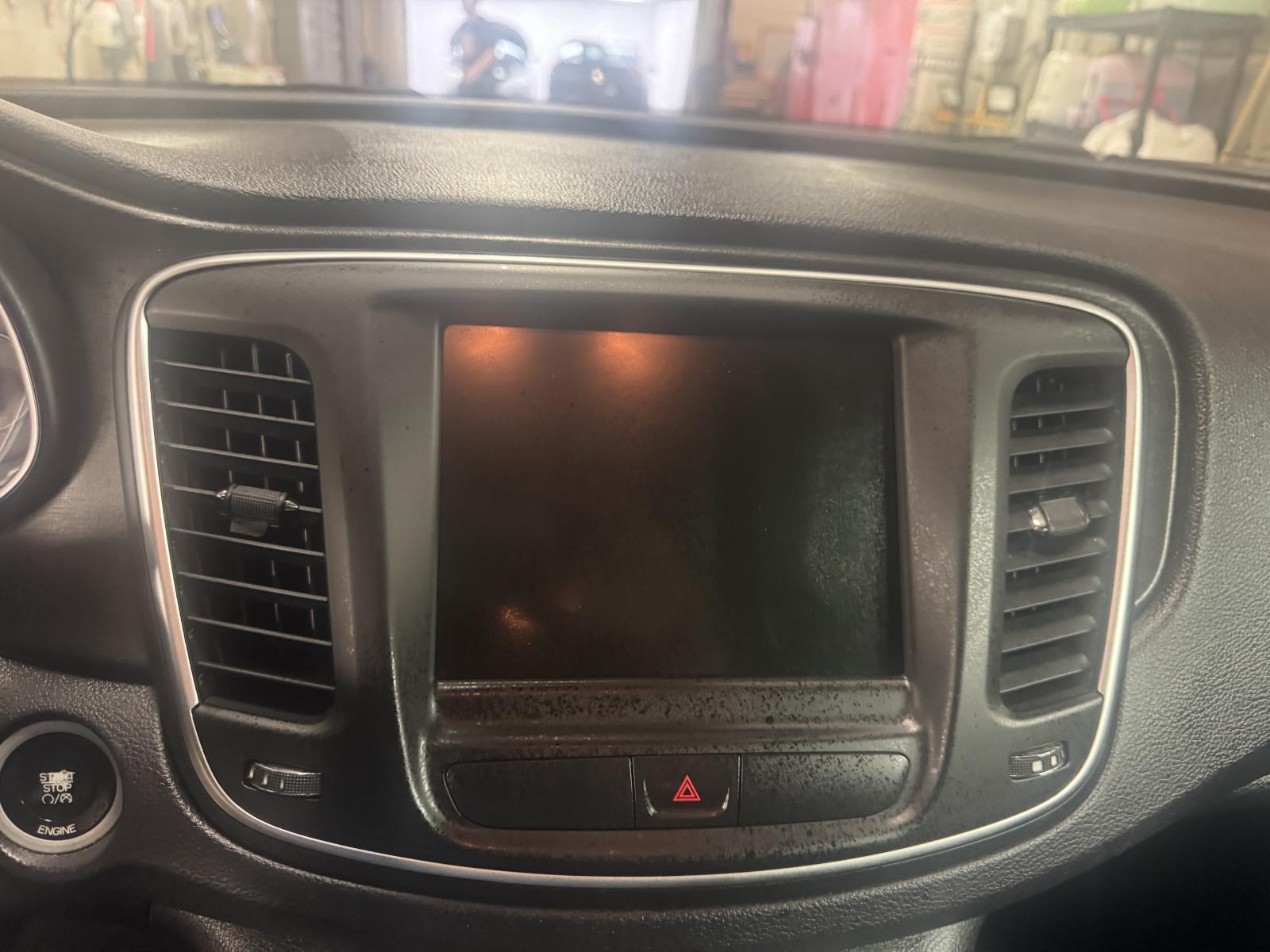Chrysler 200 Limited 2015 — photo 8