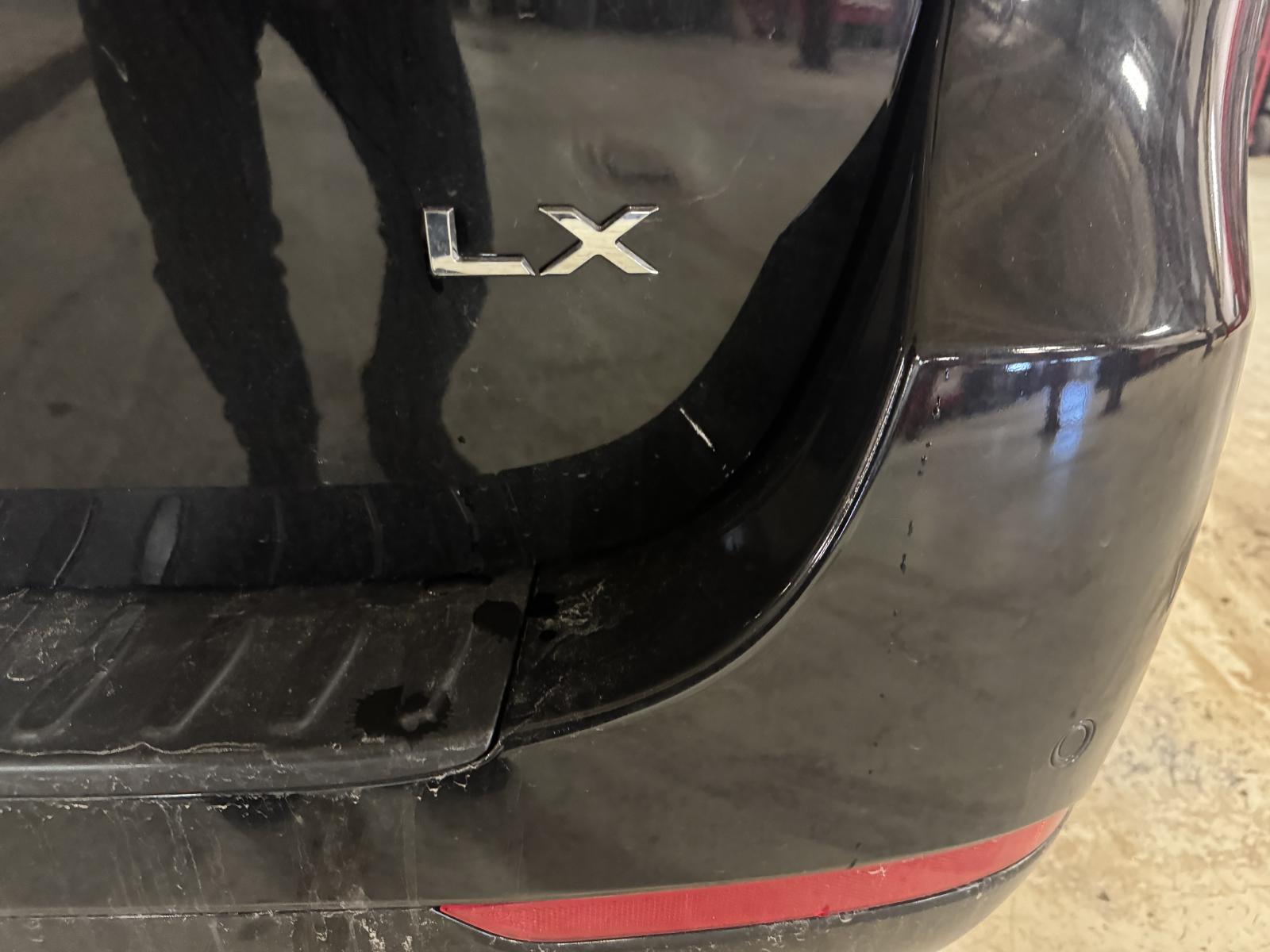Kia Sedona LX 2018 — photo 3