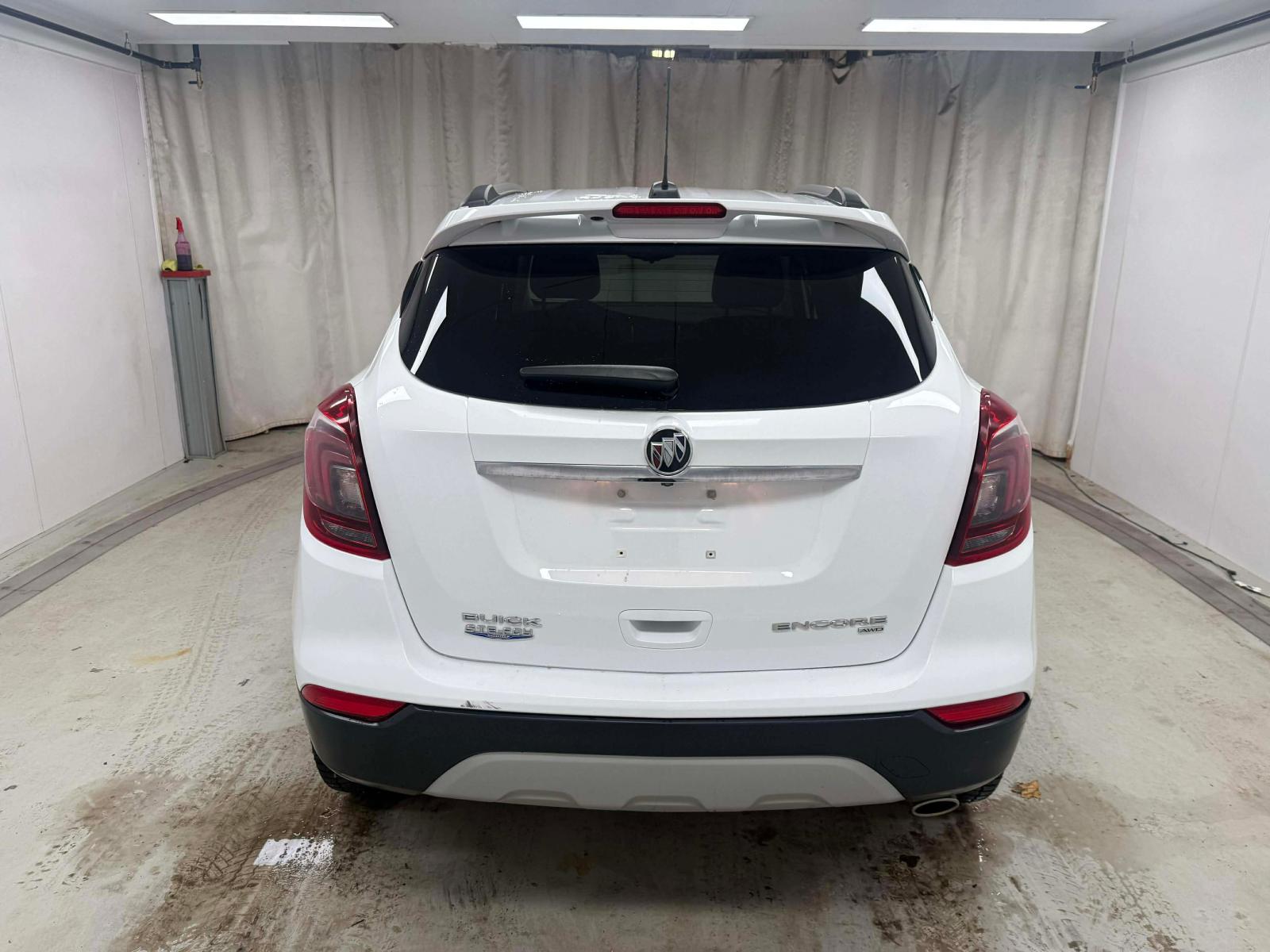 Buick Encore Sport Touring 2017 — photo 3