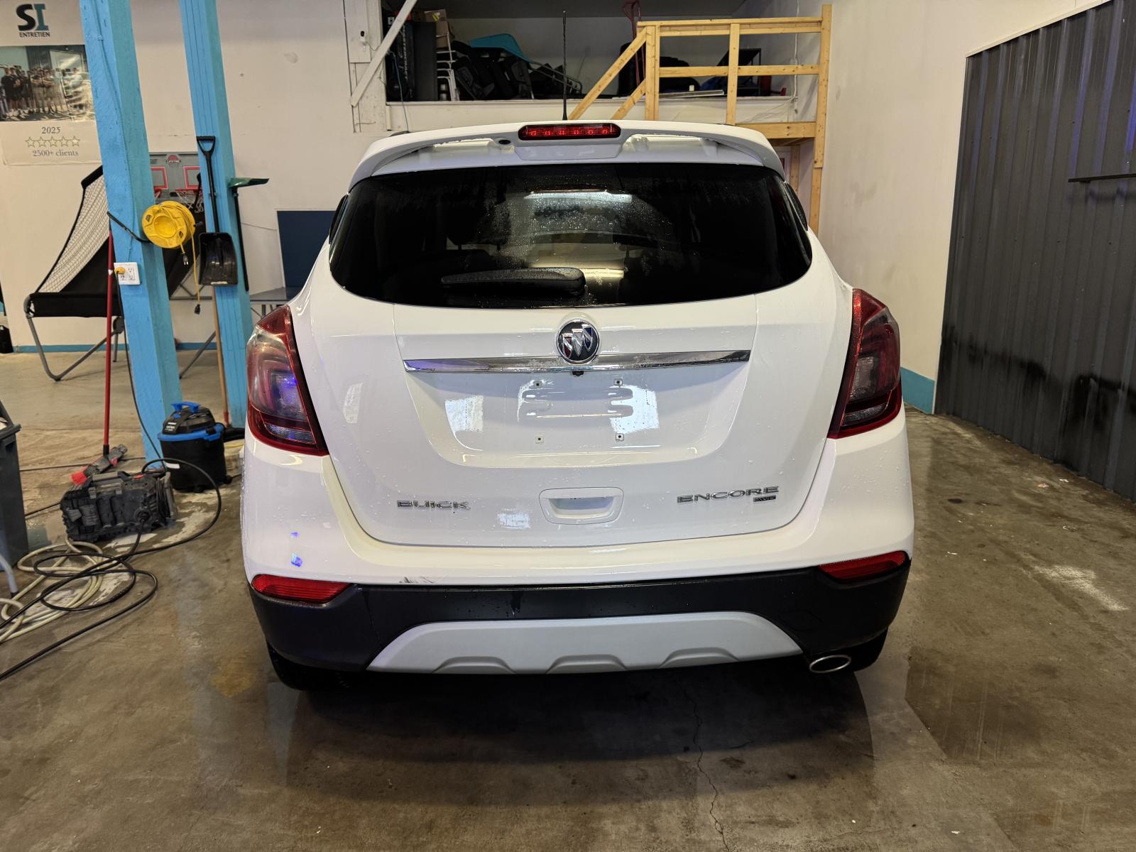 Buick Encore Sport Touring 2017 — photo 6