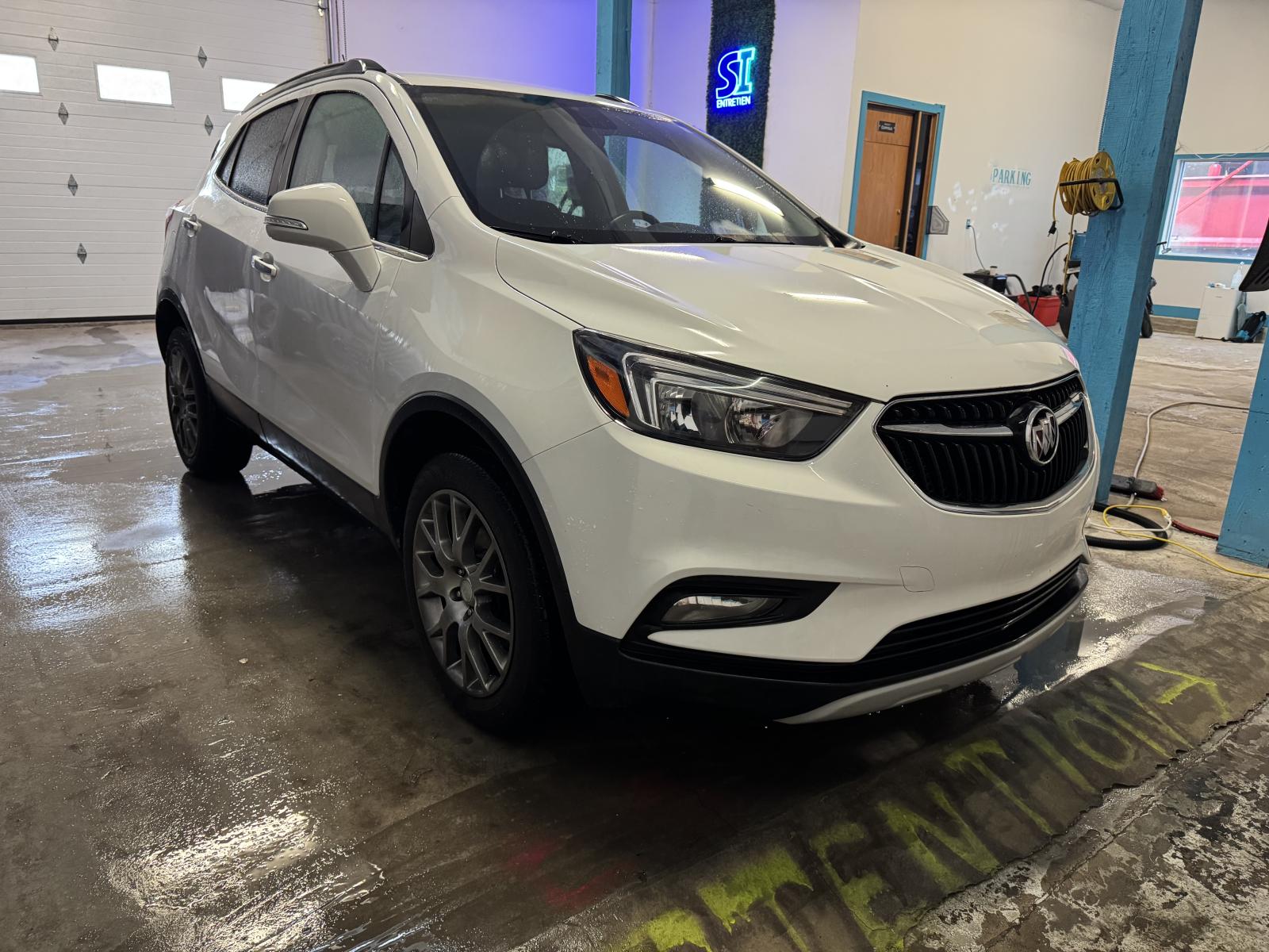 Buick Encore Sport Touring 2017 — photo 4