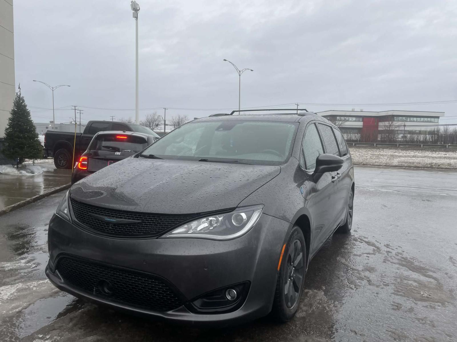 Chrysler Pacifica Hybrid Limited 2020