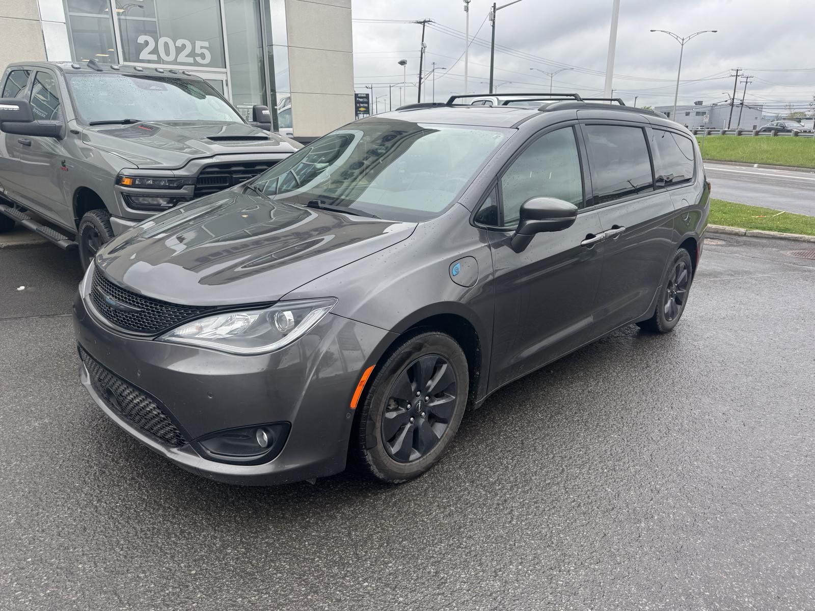 Chrysler Pacifica Hybrid Limited 2020