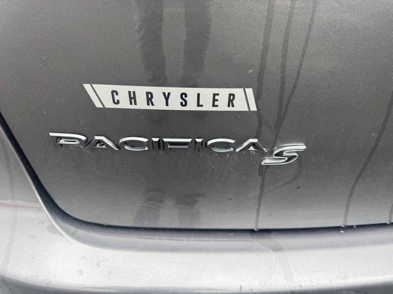 Chrysler Pacifica Hybrid Limited 2020 — photo 4